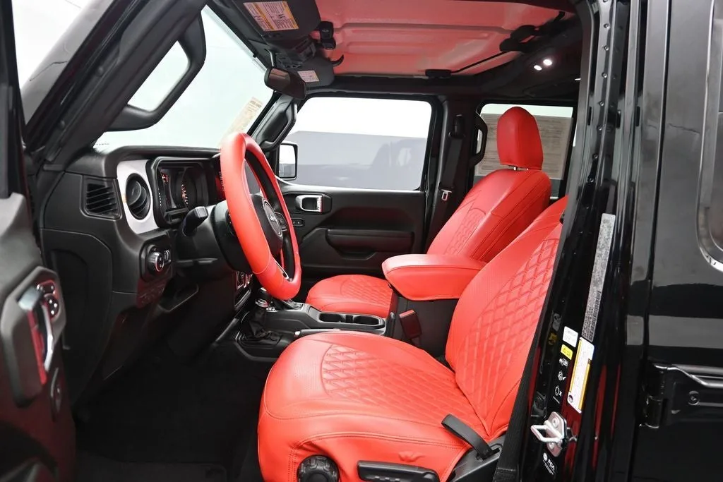 2025 Jeep Gladiator Nighthawk photo 10