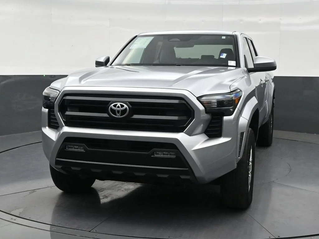 2024 Toyota Tacoma SR5 photo 8