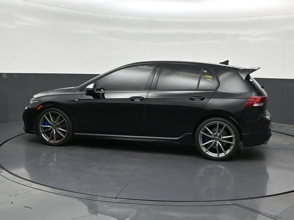 2024 Volkswagen Golf R 2.0T photo 2