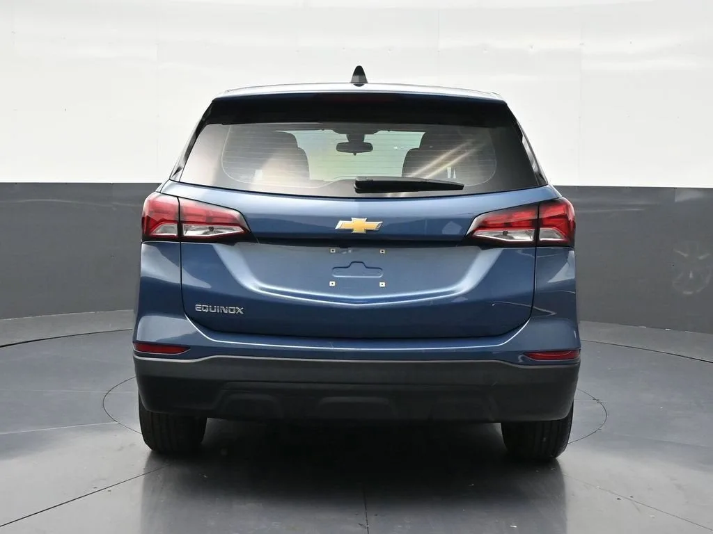 2024 Chevrolet Equinox LS photo 4