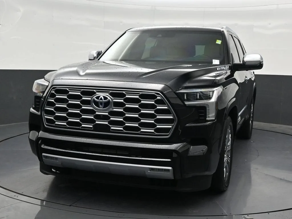 2024 Toyota Sequoia Capstone photo 9