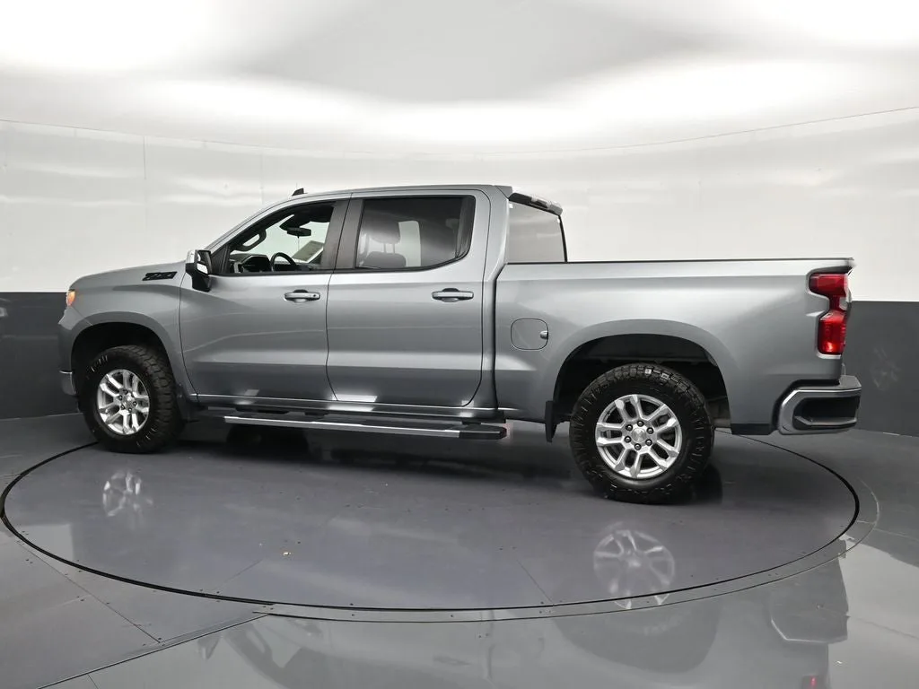 2023 Chevrolet Silverado 1500 LT photo 8