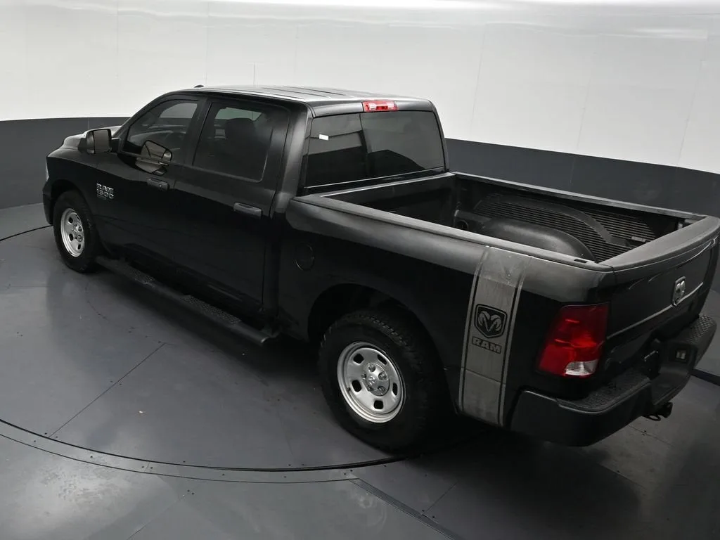 2021 RAM 1500 Classic Tradesman Crew Cab 4x2 5'7" Box photo 12