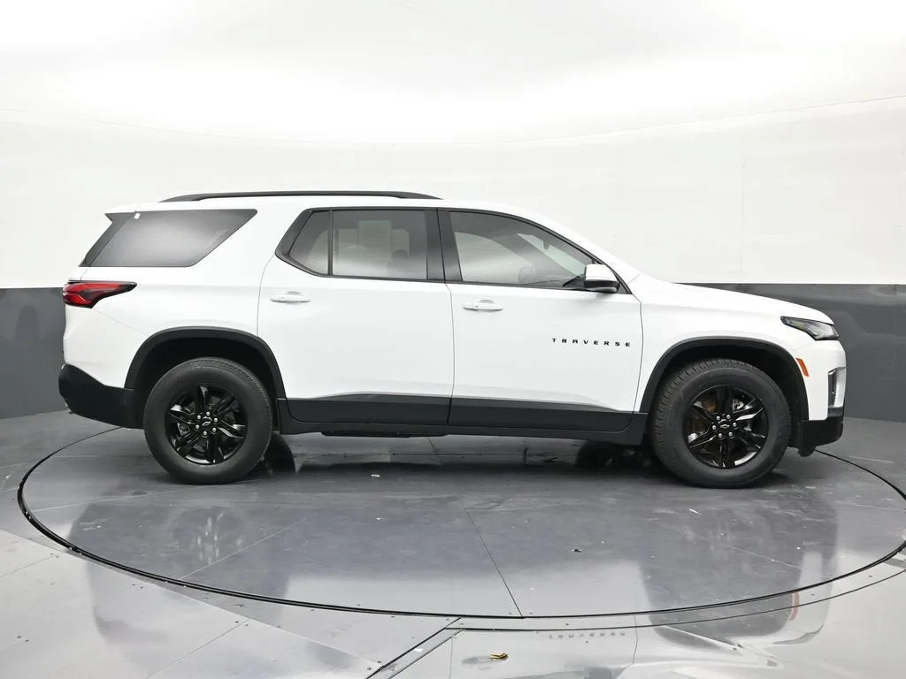 2024 Chevrolet Traverse Limited LT Cloth photo 6