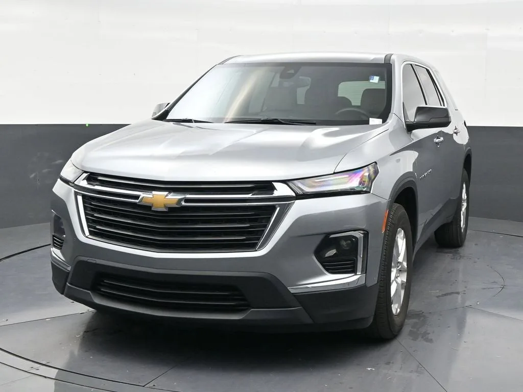 2023 Chevrolet Traverse LS photo 8