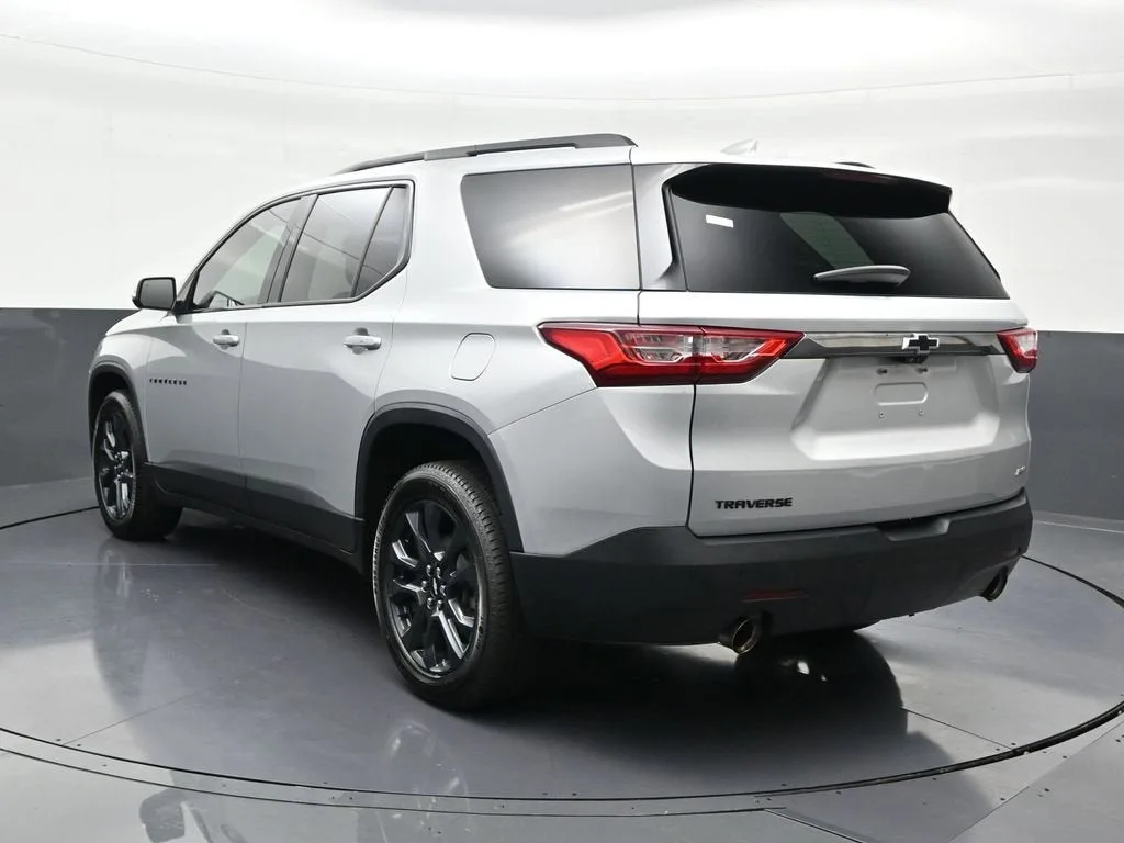 2021 Chevrolet Traverse RS photo 3