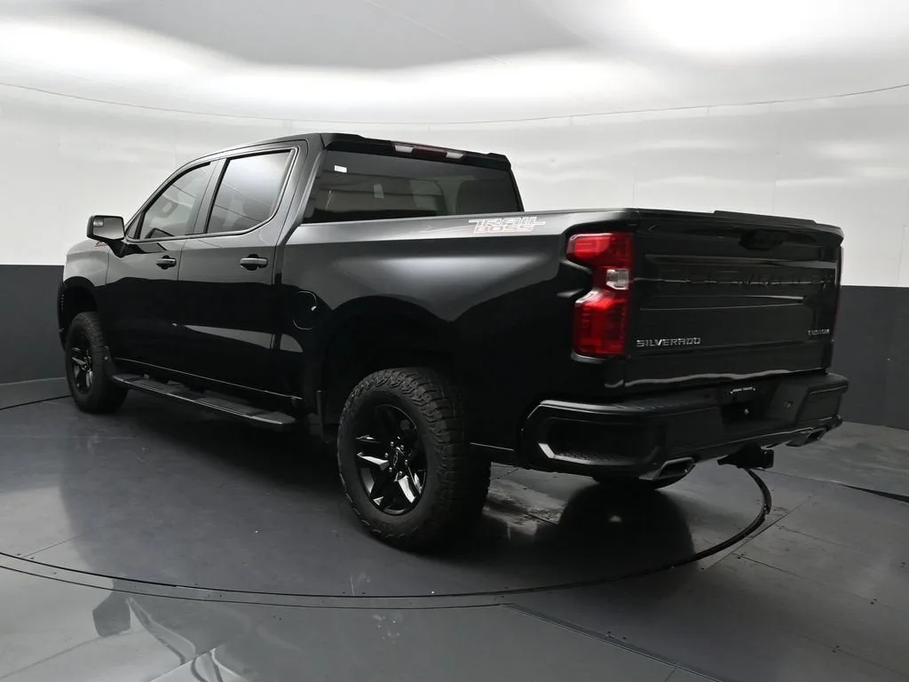 2025 Chevrolet Silverado 1500 Custom Trail Boss photo 3