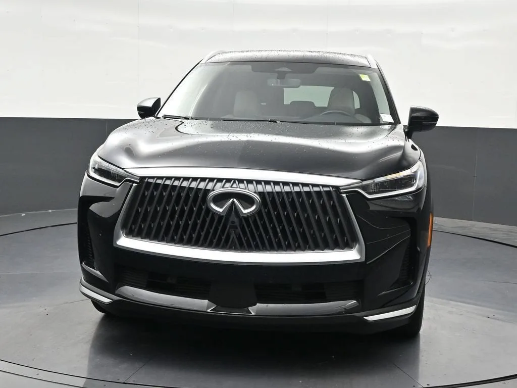 2026 INFINITI QX60 LUXE photo 9