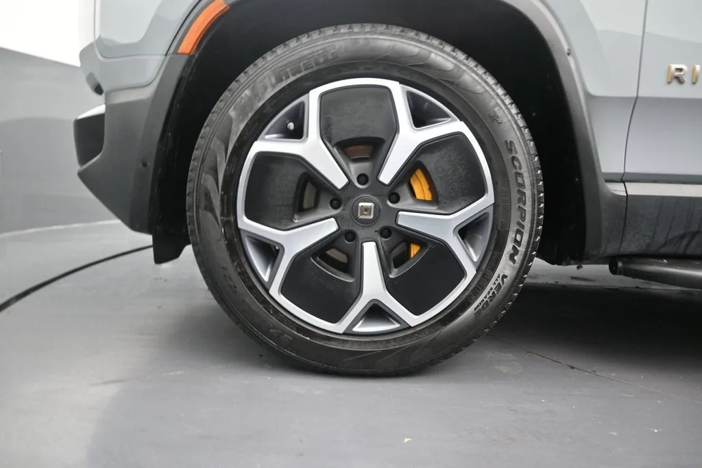 2023 RIVIAN R1S Launch Edition photo 10