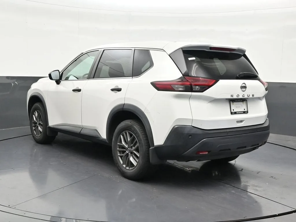 2021 Nissan Rogue S FWD photo 3