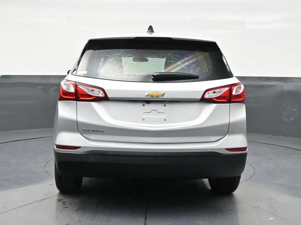 2021 Chevrolet Equinox LS photo 4