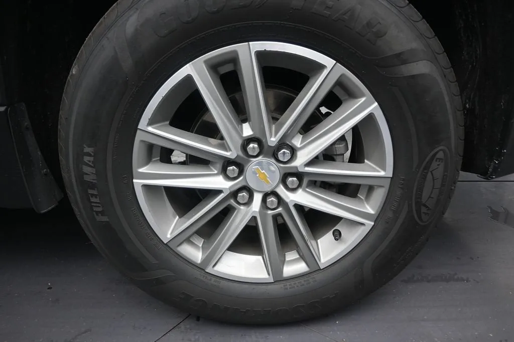 2023 Chevrolet Traverse LT Cloth photo 10