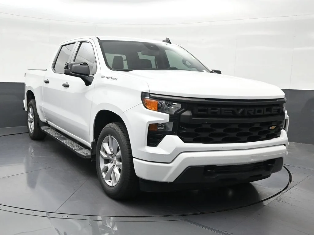 2023 Chevrolet Silverado 1500 Custom photo 8