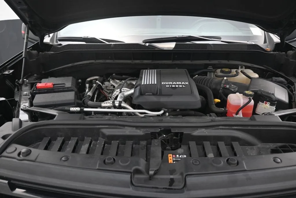 2023 Chevrolet Silverado 1500 RST photo 12