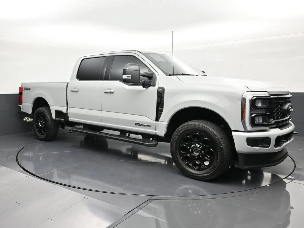 2025 Ford F-250 LARIAT photo 7