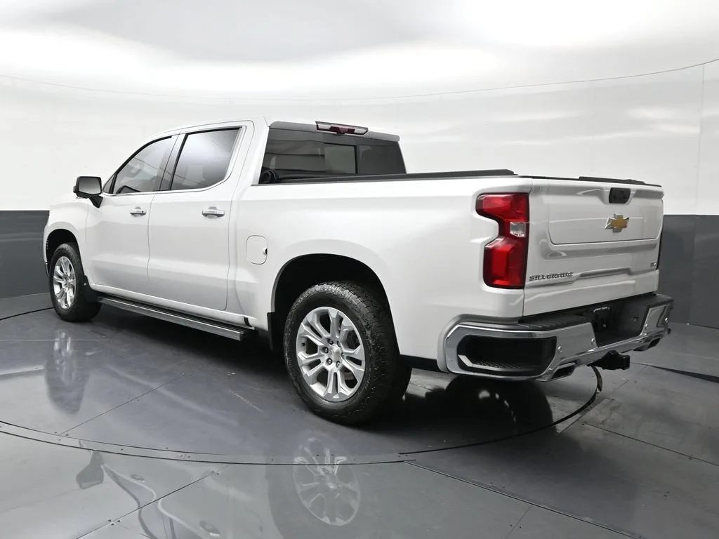 2023 Chevrolet Silverado 1500 LTZ photo 3
