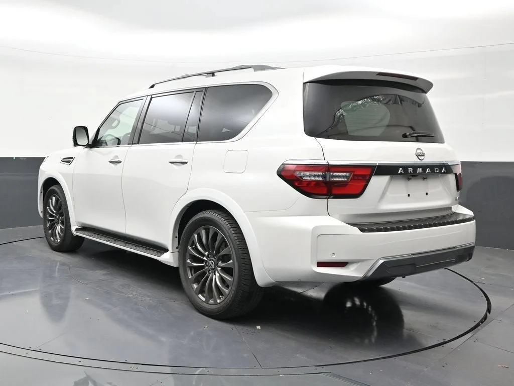 2023 Nissan Armada Platinum 2WD photo 3