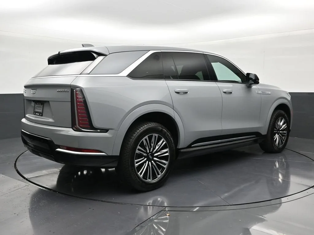 2026 Cadillac ESCALADE IQ Luxury photo 5