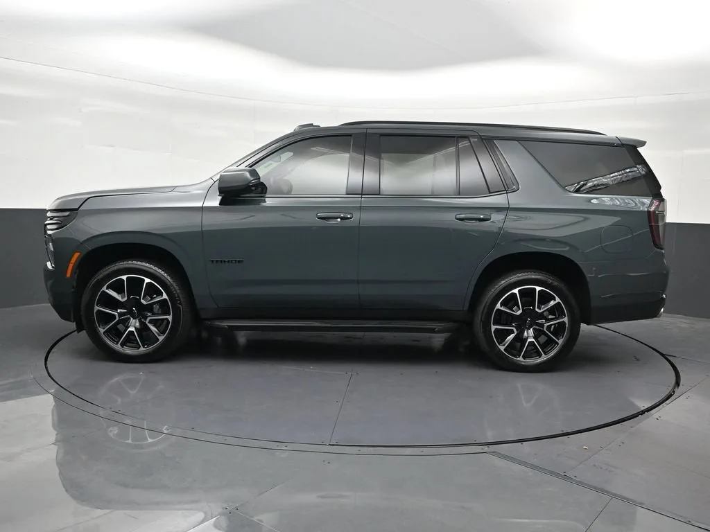 2026 Chevrolet Tahoe RST photo 2