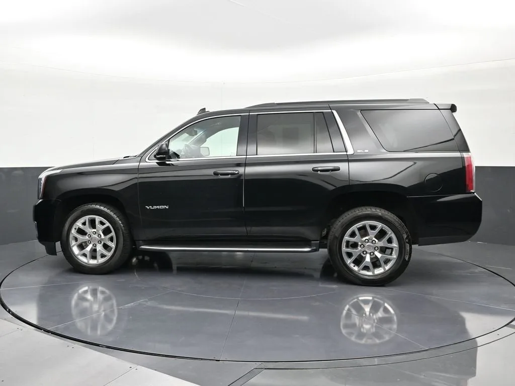 2019 GMC Yukon SLE photo 2