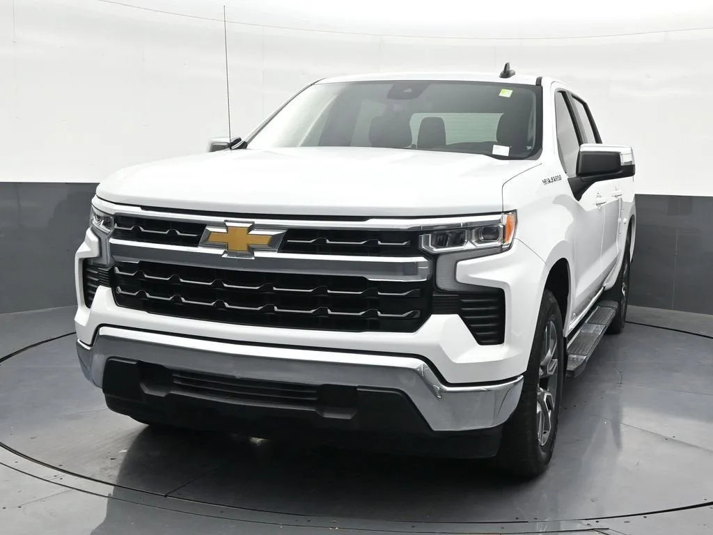 2023 Chevrolet Silverado 1500 LT photo 9