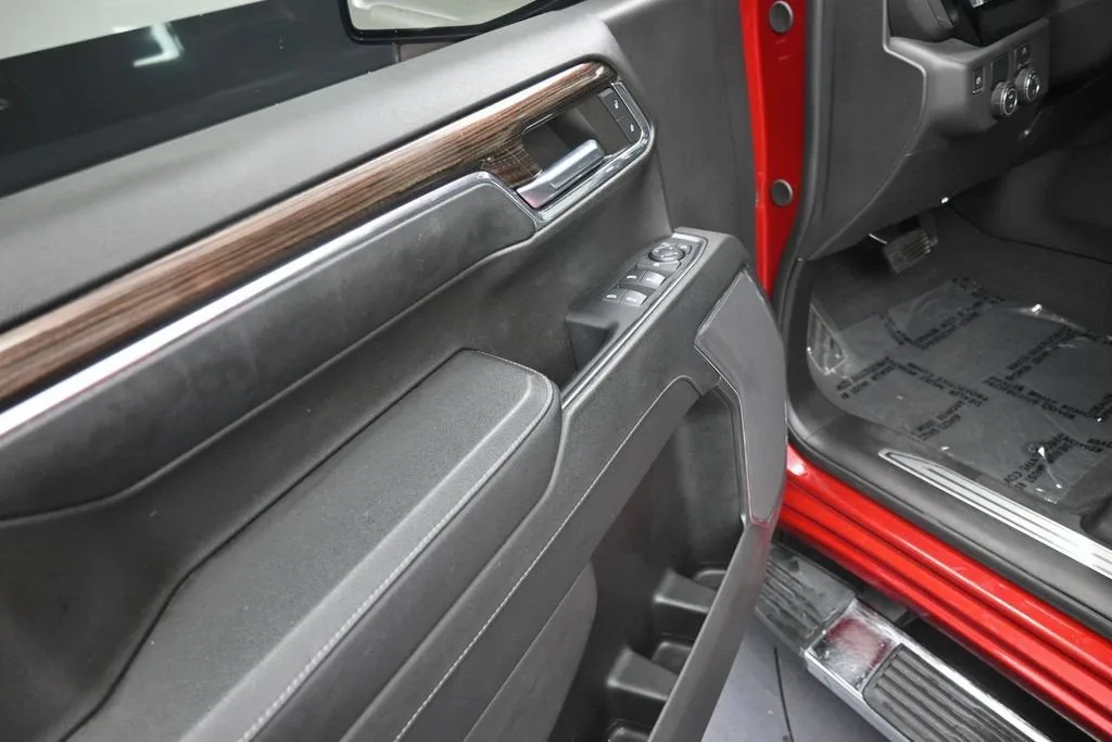 2024 Chevrolet Silverado 1500 LT photo 10