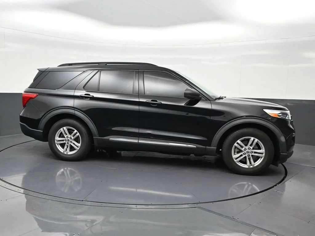 2021 Ford Explorer XLT photo 7