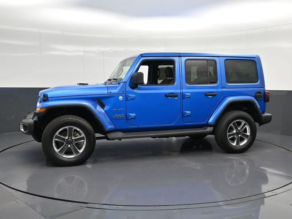2023 Jeep Wrangler Sahara photo 7