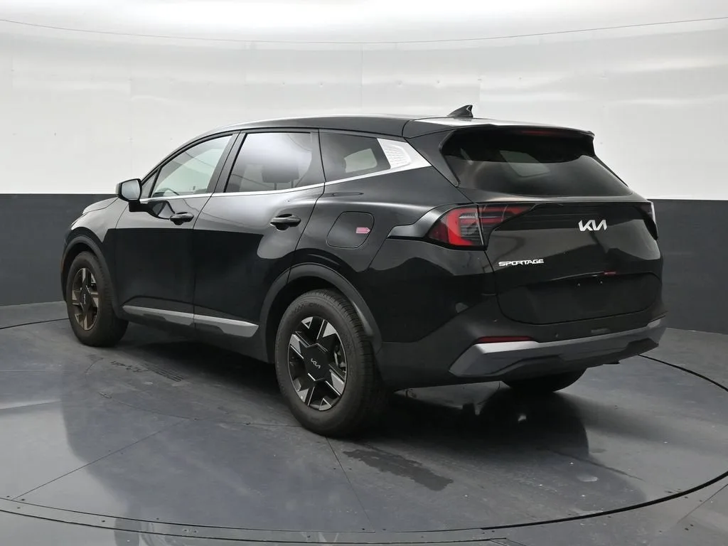 2026 Kia Sportage LX photo 3