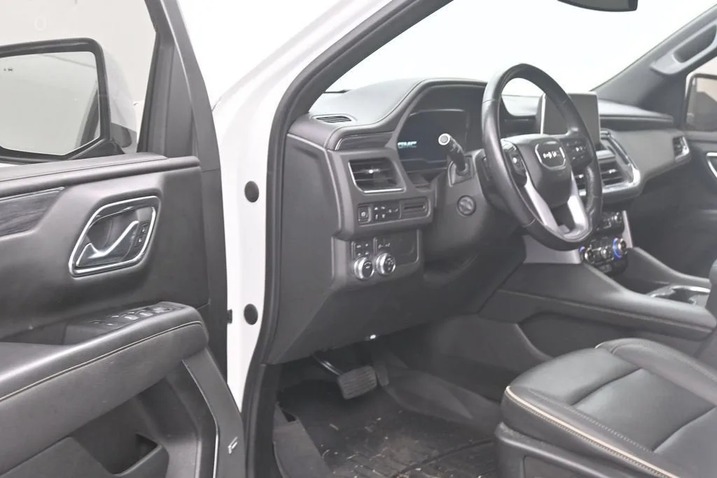 2022 GMC Yukon SLT photo 11