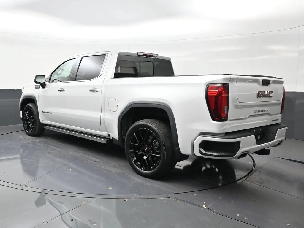 2023 GMC Sierra 1500 Denali photo 3