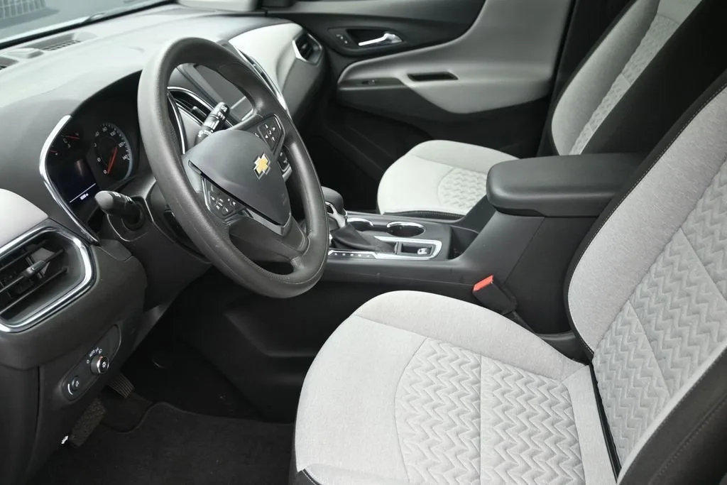 2023 Chevrolet Equinox LS photo 12