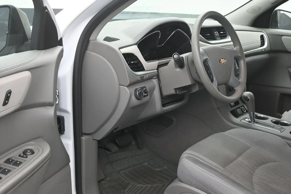 2017 Chevrolet Traverse LS photo 10