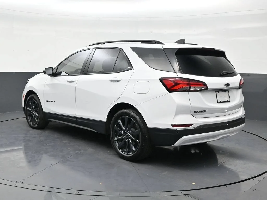 2023 Chevrolet Equinox RS photo 3