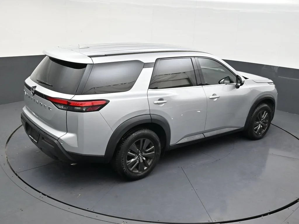2022 Nissan Pathfinder S 2WD photo 16