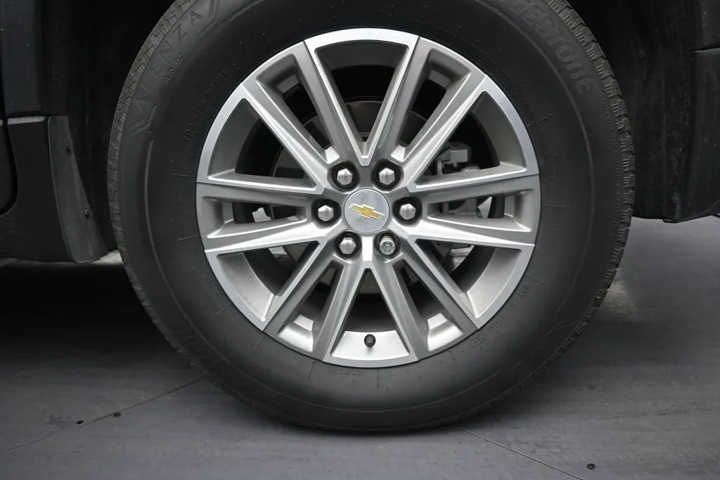 2023 Chevrolet Traverse LT Cloth photo 10