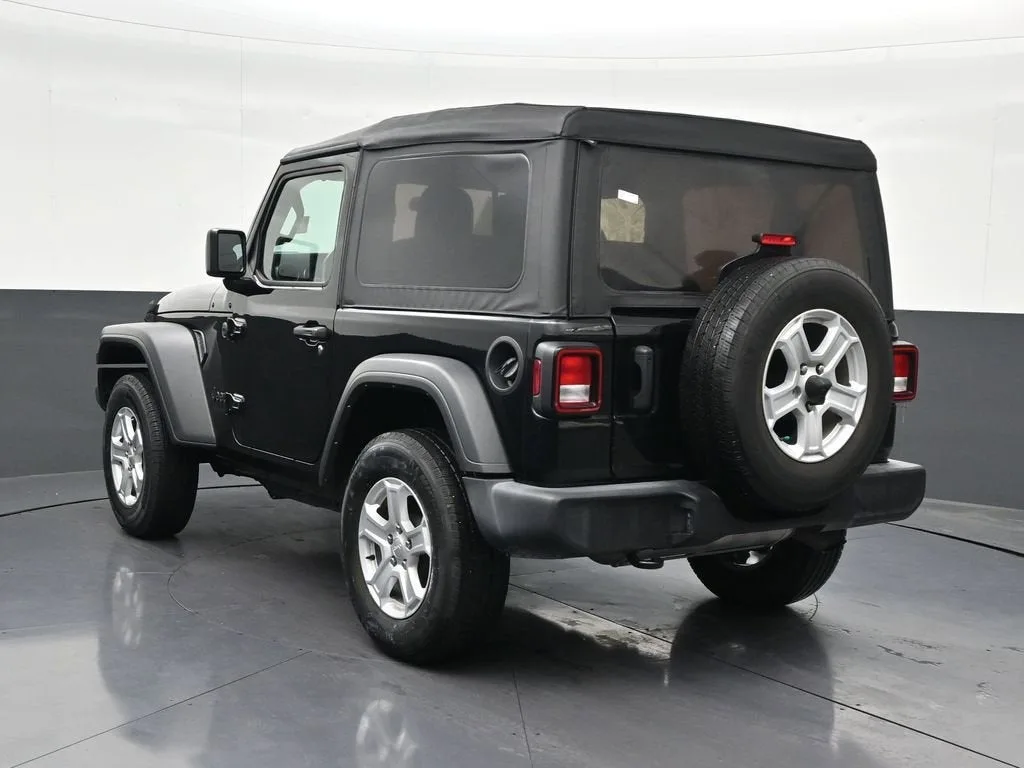 2022 Jeep Wrangler Sport S photo 3