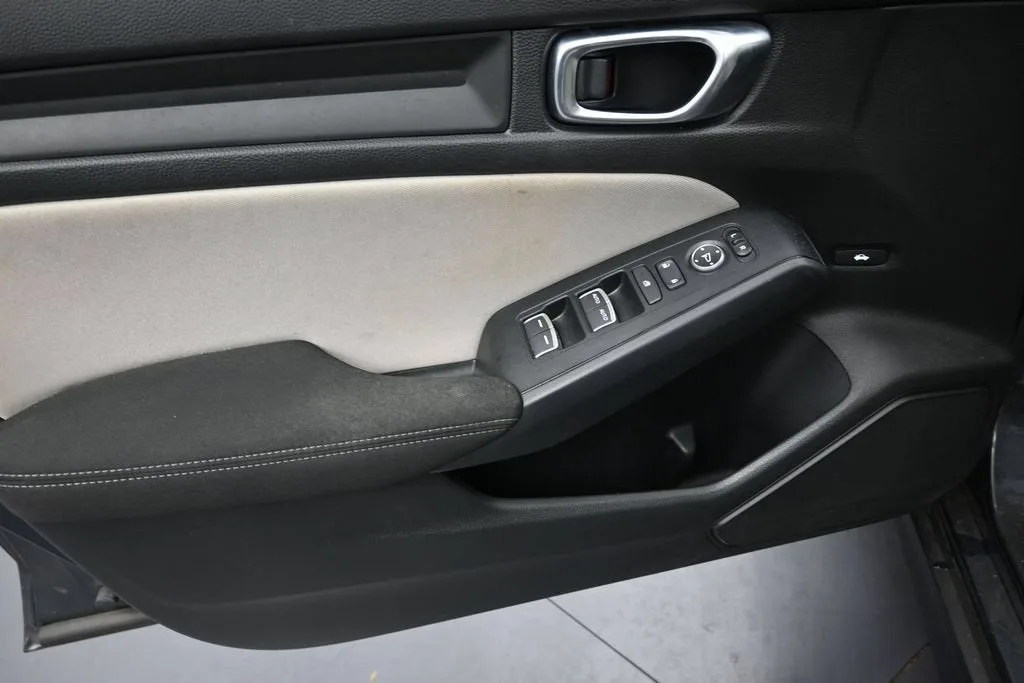 2024 Honda Civic Sedan LX photo 10