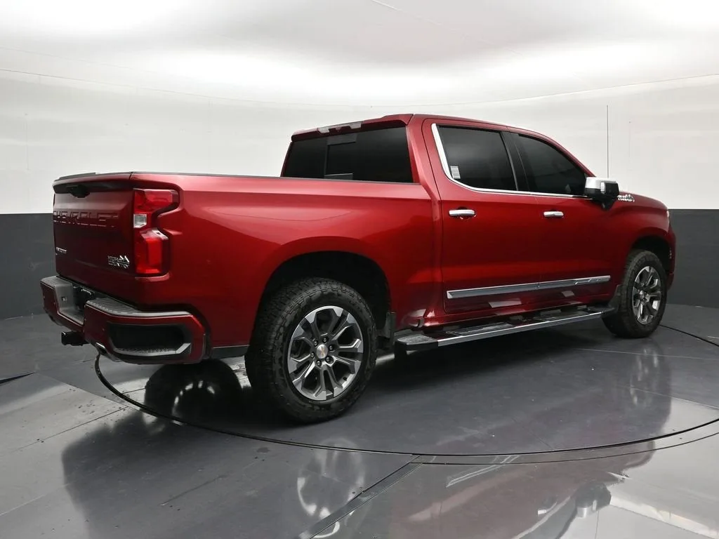 2025 Chevrolet Silverado 1500 High Country photo 5