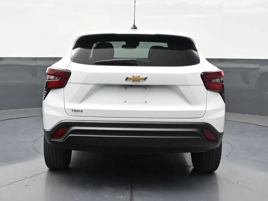 2024 Chevrolet Trax LS photo 4