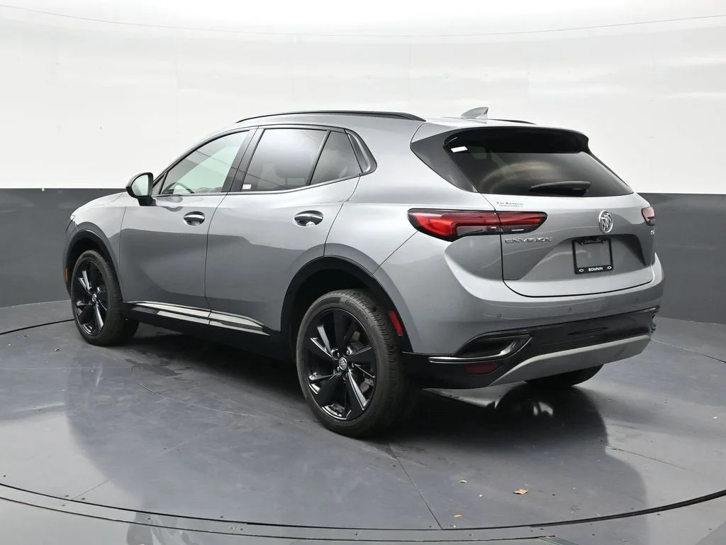 2023 Buick Envision Essence photo 3