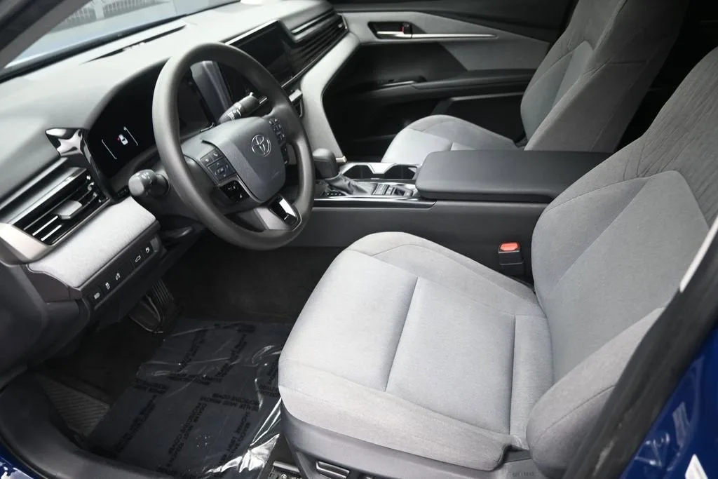 2025 Toyota Camry LE photo 11