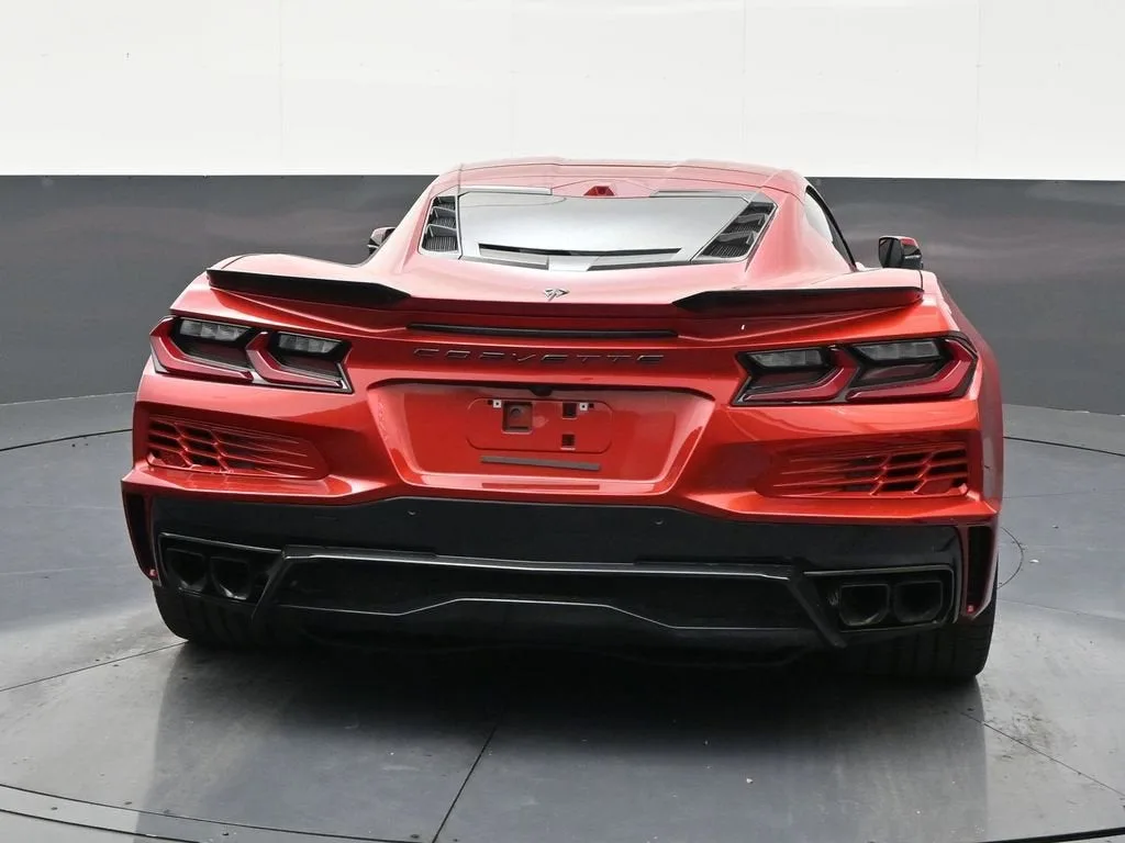 2025 Chevrolet Corvette E-Ray 2LZ photo 4