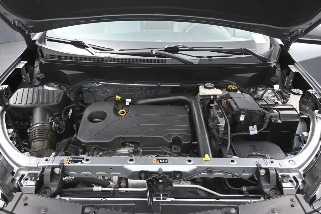 2023 Chevrolet Equinox LS photo 12