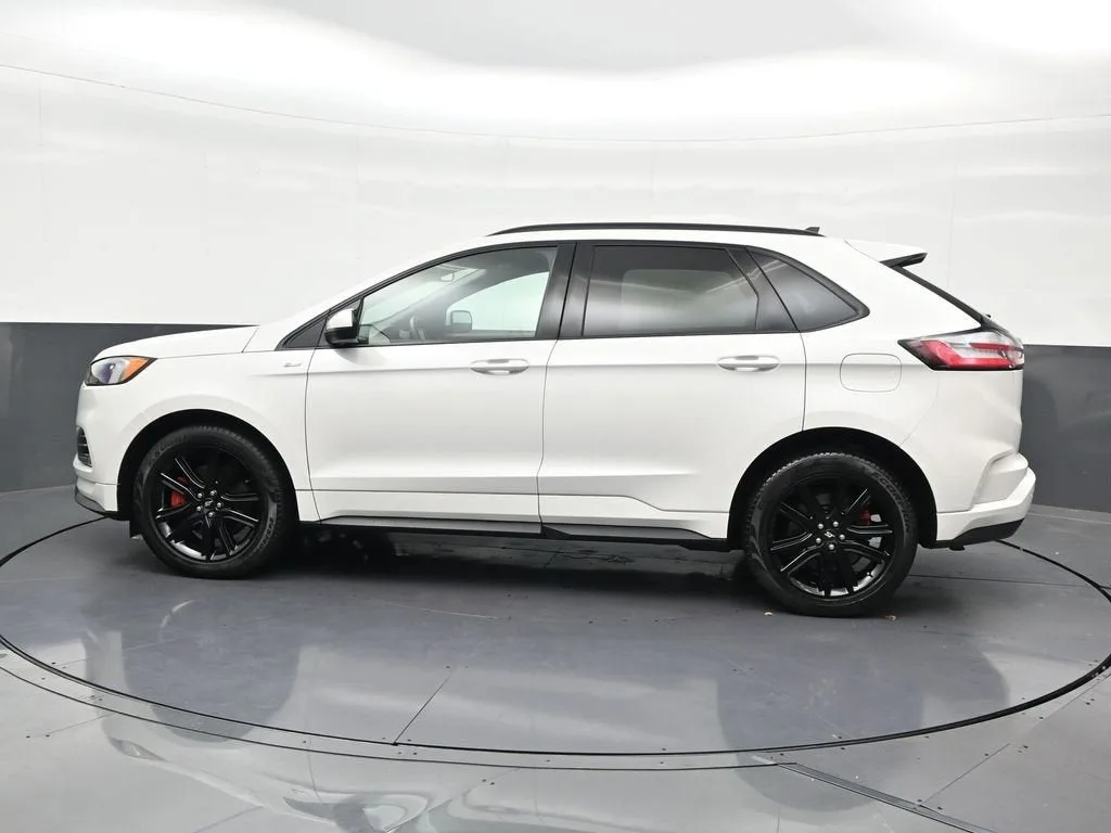 2024 Ford Edge ST-Line photo 2