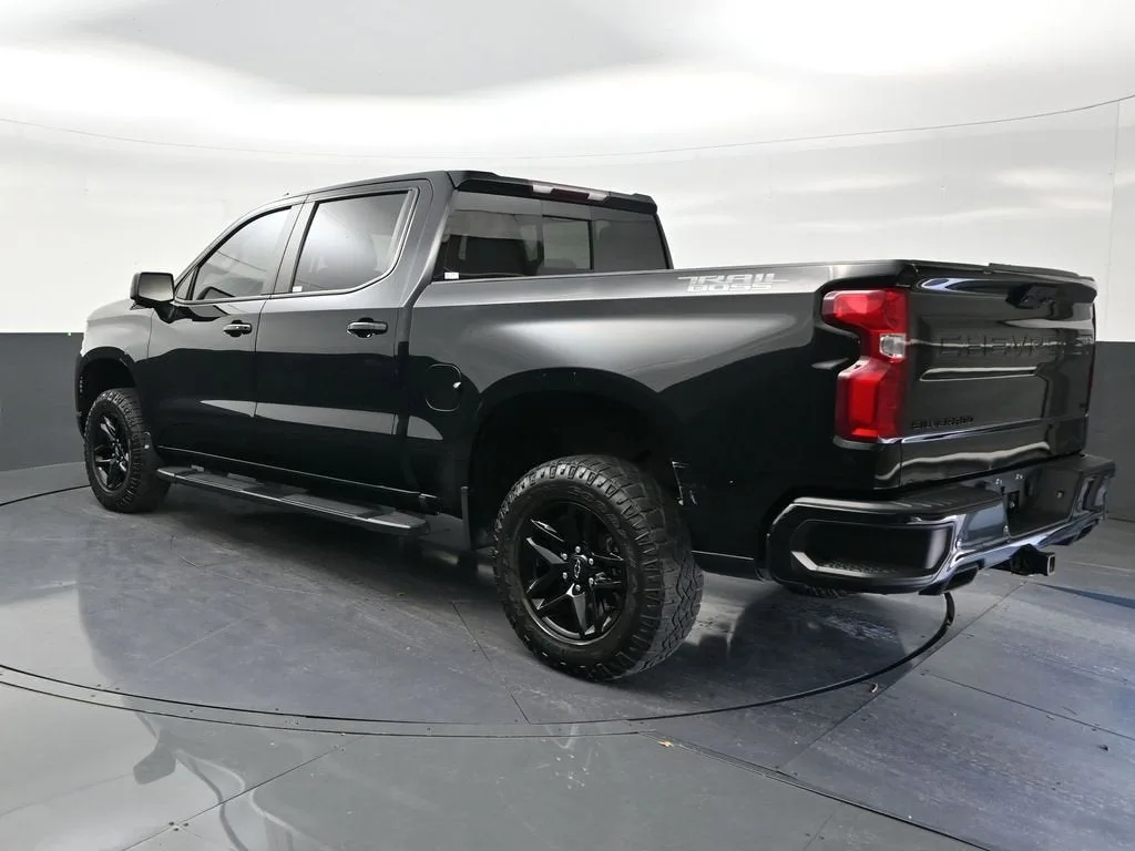 2023 Chevrolet Silverado 1500 LT Trail Boss photo 3