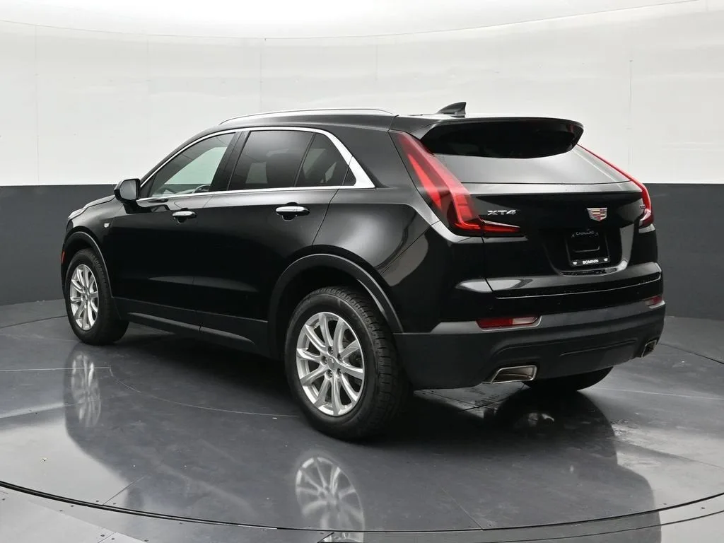 2023 Cadillac XT4 Luxury photo 3