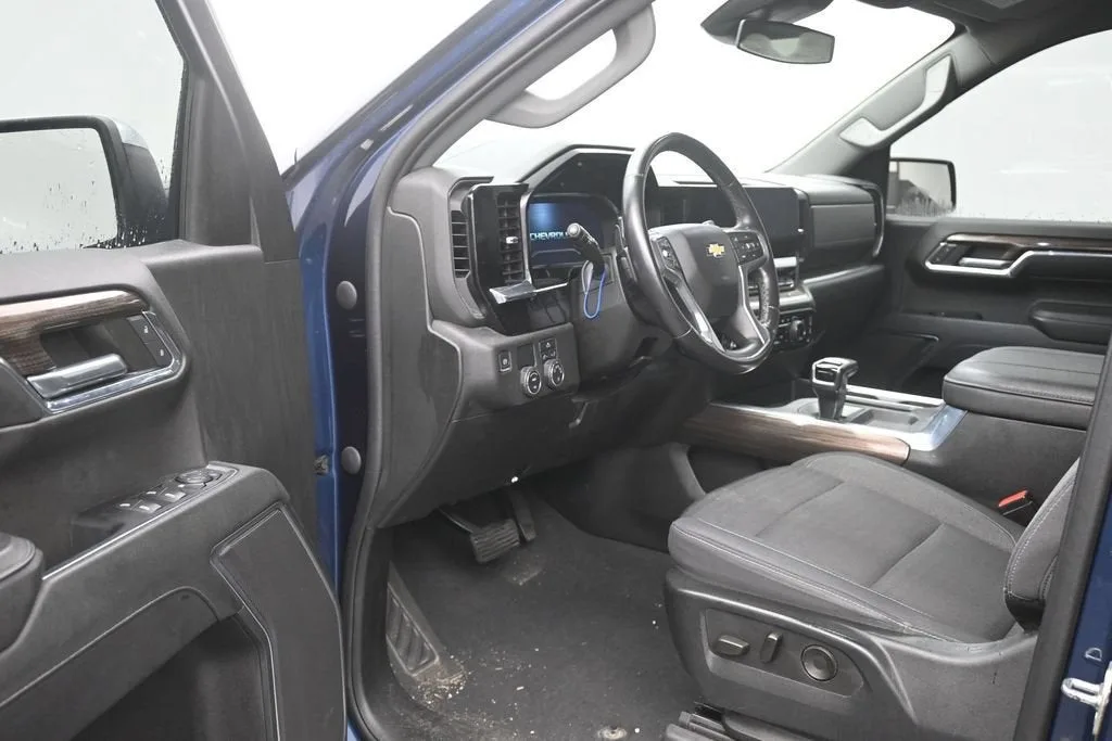 2023 Chevrolet Silverado 1500 LT photo 11