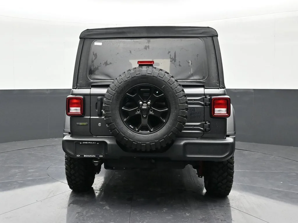 2022 Jeep Wrangler Unlimited Willys photo 2