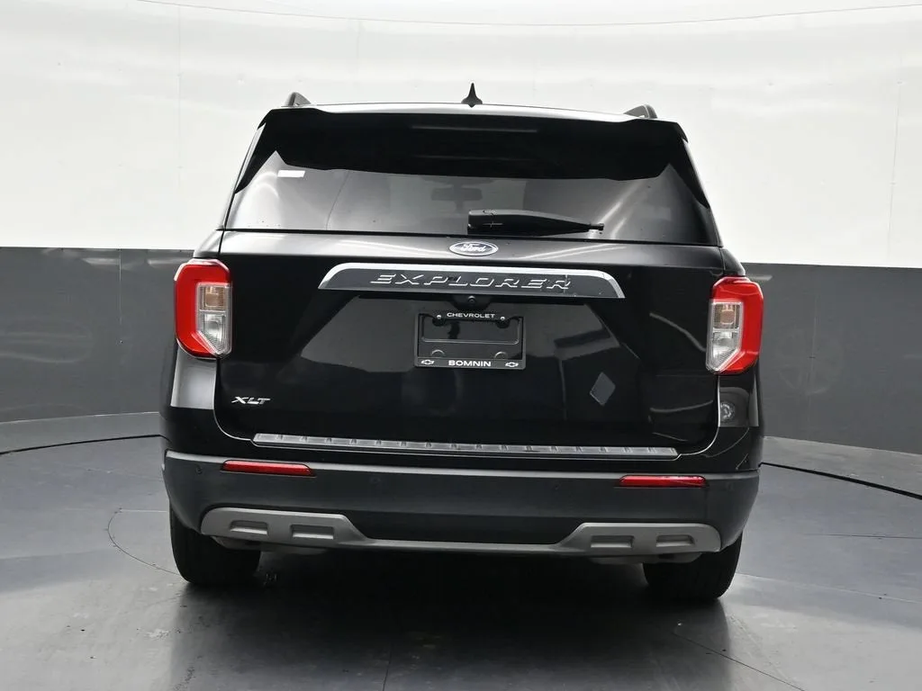 2021 Ford Explorer XLT photo 4